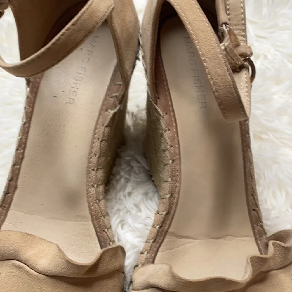 Marc Fisher Beige Ruffle Espadrille Wedge Sandals Size 8.5